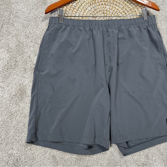 Rhone Men’s 7" Essentials Training Gym Short Pull On Unlined in Gray Size L - Picture 3 of 16